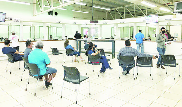 Llega equipo para legalizar “chuecos”