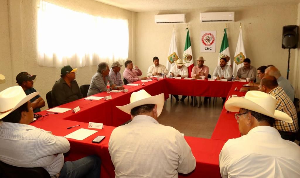 Instalan mesa de trabajo para garantizar el derecho constitucional de agua potable a las familias en ejidos