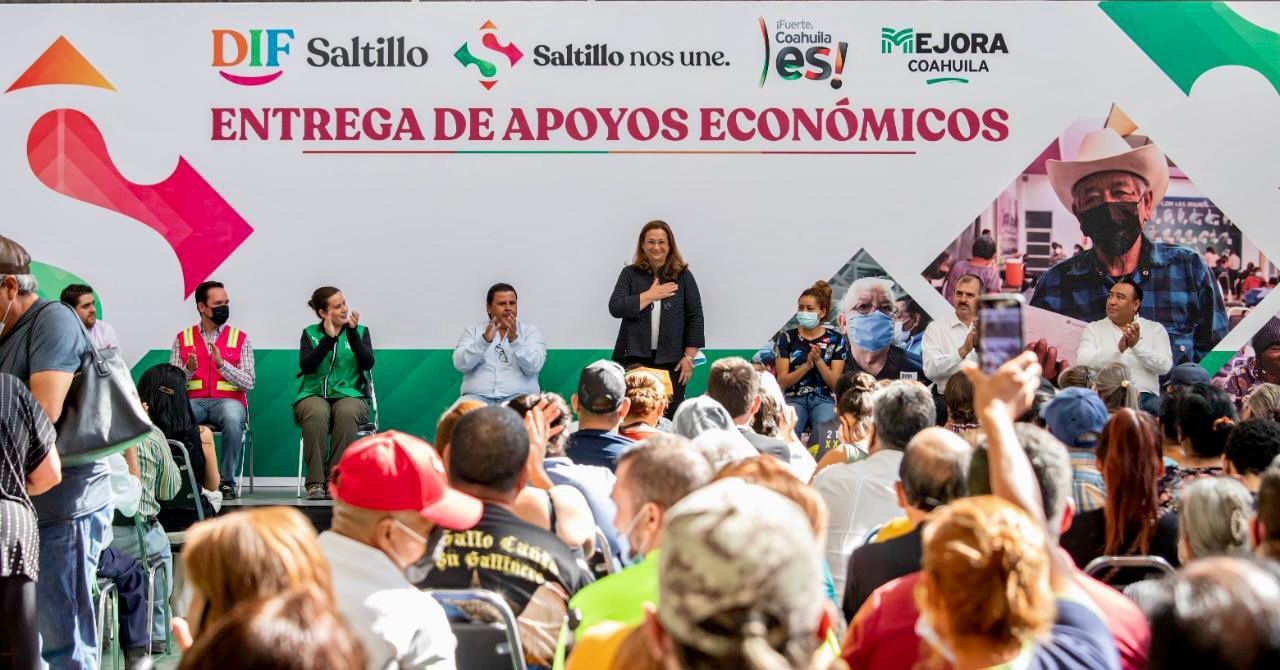 Entregan Gobierno Municipal y DIF Saltillo apoyos económicos a población vulnerable