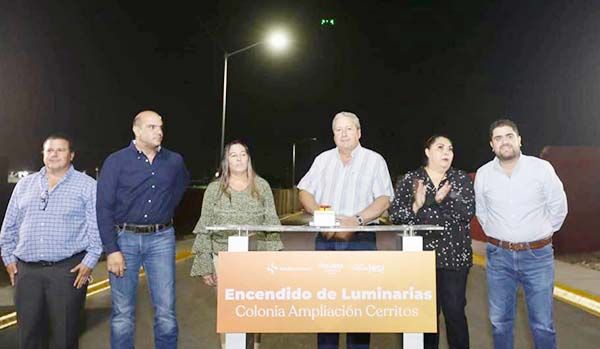Arranca Chema Fraustro programa de luminarias