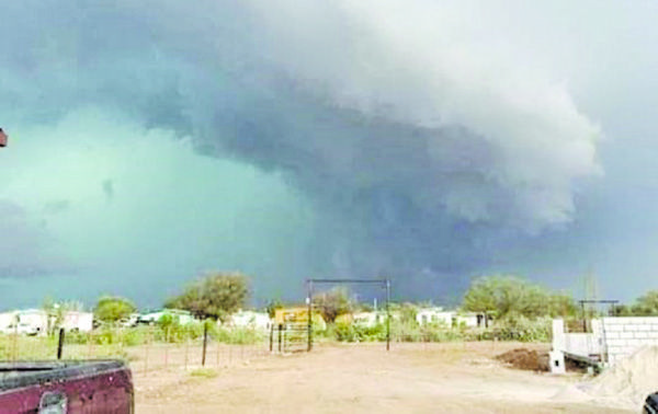 ¡Tormenta azota en Acuña!