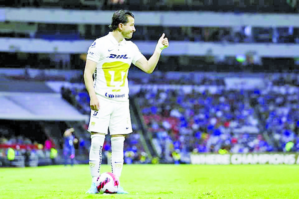 Alan Mozo, a unos exámenes médicos de Chivas