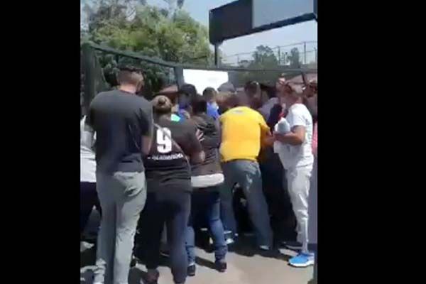 Se desata el caos en taquilla del Azteca