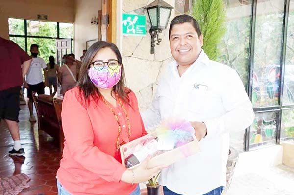 Recorre Beto Villarreal ruta turística del café