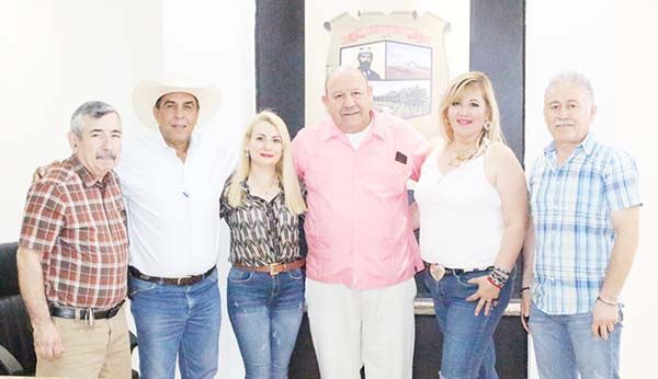 Estrechan lazos Alcalde de Castaños y CANACO