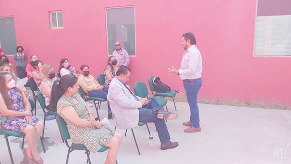 Brinda CJEM plática de liderazgo a usuarias