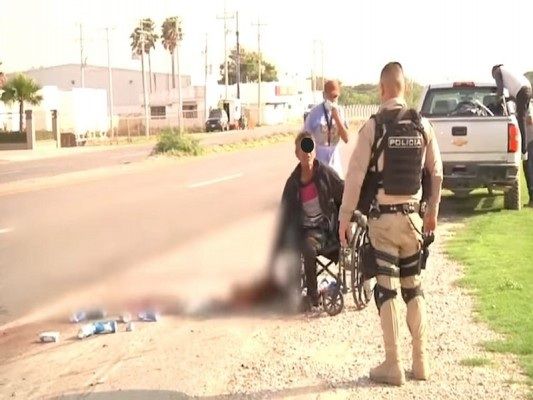 Enfermo mental intenta comerse un perro en Nava