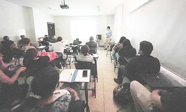 Imparten pláticas sobre la prevención de desaparición