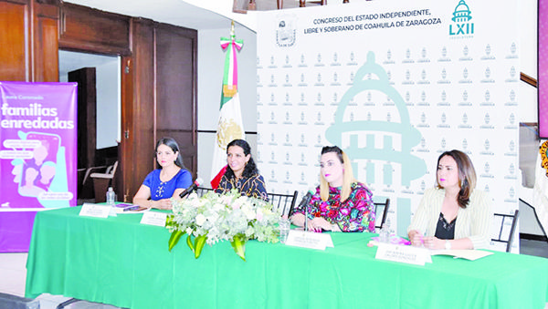 Presentan en Congreso local el libro «familias enredadas»