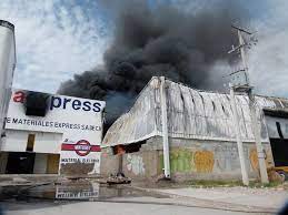 Se incendia recicladora en Torreon