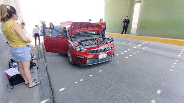 Destroza auto en choque por alcance