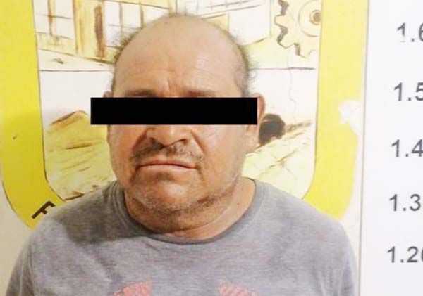 Depravado ofrece dinero a jovencita