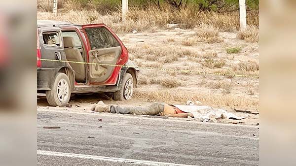 Muere monclovence en aparatosa volcadura