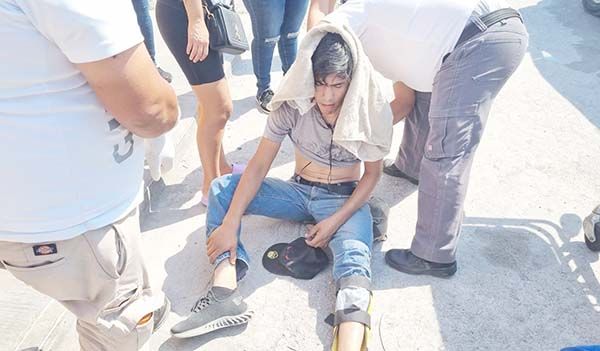 Embiste carro a menor ciclista