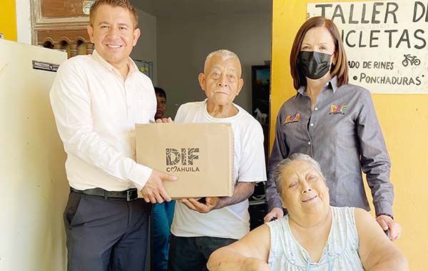 Atiende Hugo Lozano a adultos mayores de SB