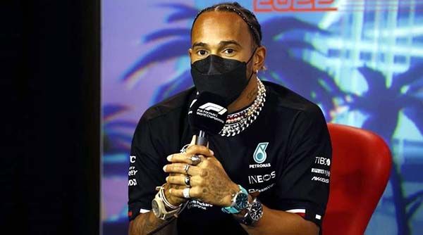 Desafía Hamilton a la FIA con mucha joyería