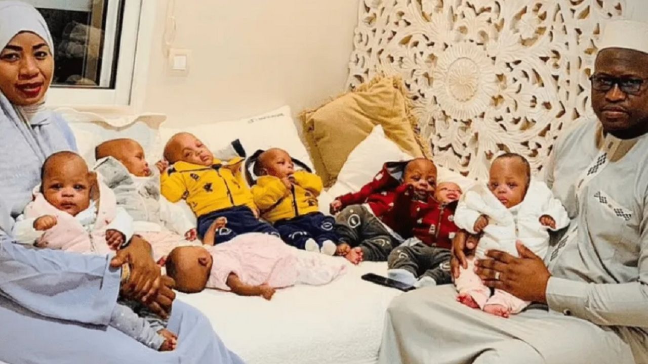 La tierna foto de los nonillizos de Mali en su primer cumpleaños
