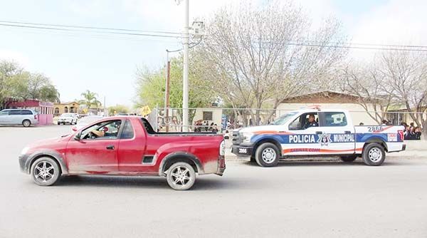Recorren patrullas alrededor de UANE