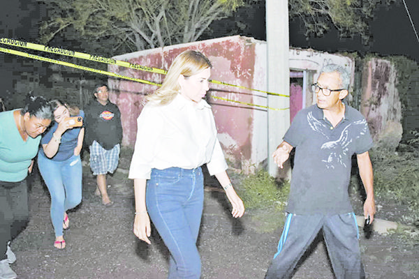 Atiende Tania Flores a afectados por la lluvia