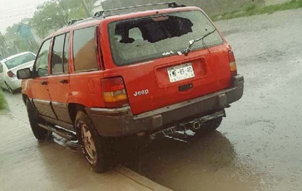 Granizada deja daños en vehículos y casas de Nava