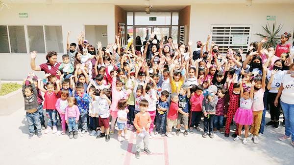 Festejan a niños en Centros de Desarrollo
