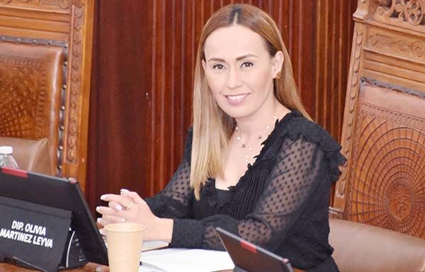 Reconoce diputada a personal de CONALEP