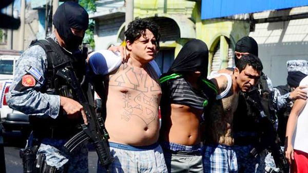 Van 26 mil pandilleros detenidos en El Salvador