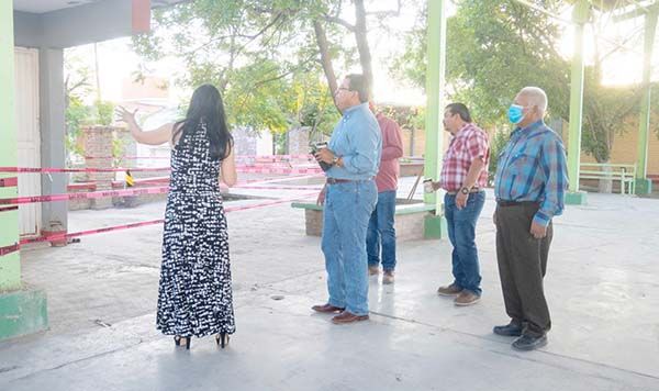 Supervisa Piña trabajos en Secundaria de La Cruz