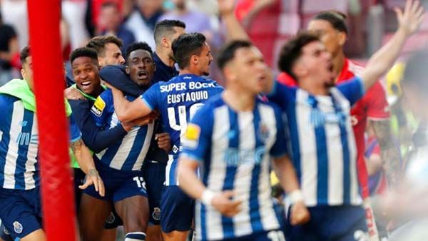 PORTO: LOGRÓ VICTORIA SOBRE ESTORIL Y RÉCORD DE PUNTOS EN PORTUGAL