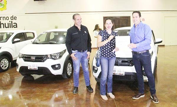 Entrega Coahuila premios a contribuyentes cumplidos