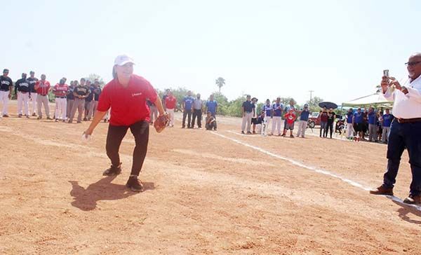 Inauguran liga de softbol Humberto «Dátil» Arriaga