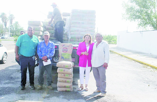 Entrega cemento Mejora Coahuila