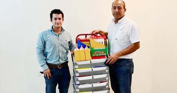 Recibe DIF donativo de útiles escolares