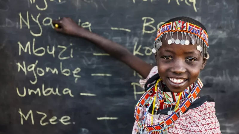 El swahili, el idioma que pasó de ser un «dialecto oscuro» a convertirse en la lengua africana más hablada en el mundo