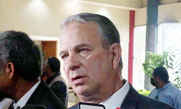 “No serán protegidos maestros acosadores”