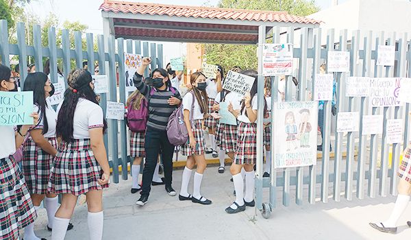 Protestan por acoso alumnas del Cecytec