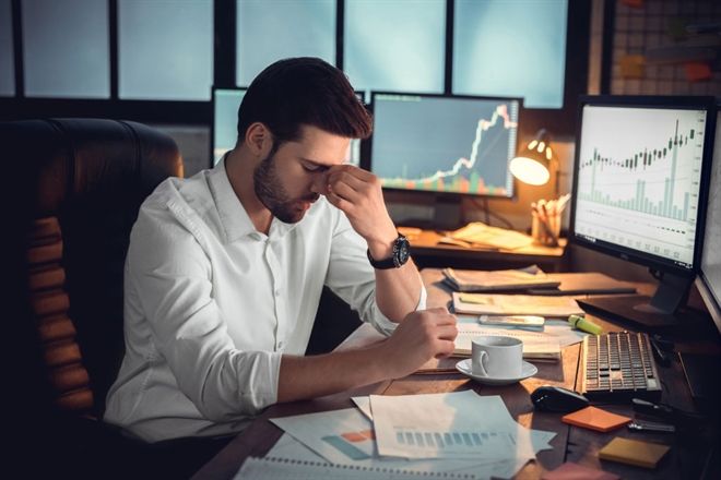 Aumentan renuncias en grades empresas por agotamiento