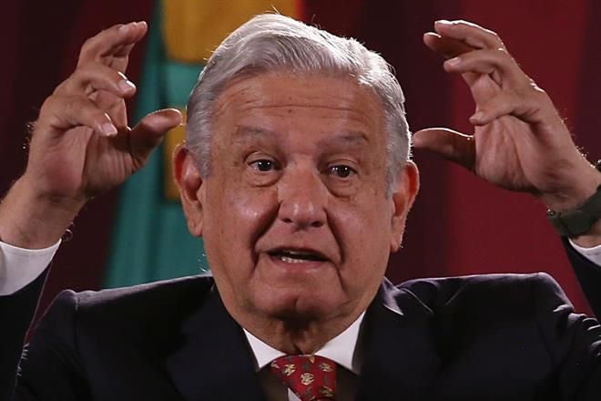 Goza AMLO triunfos de Morena y regaña a Oposición