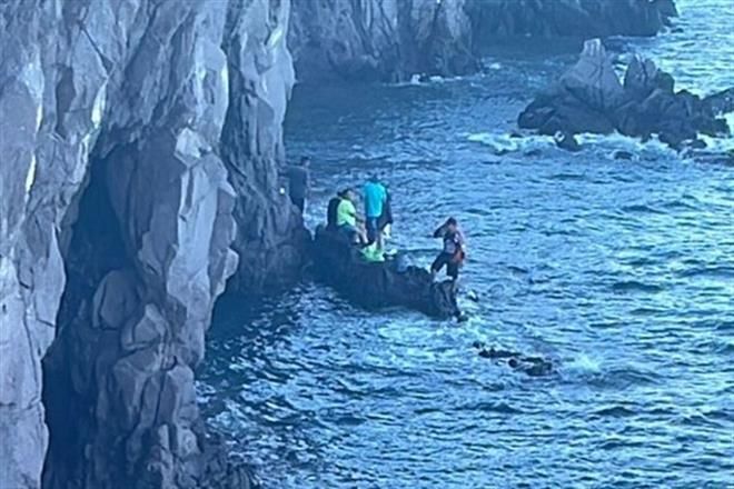 Mueren 8 en volcadura de lancha en Sonora