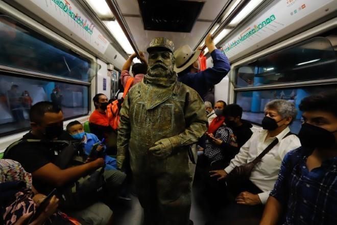 Don Ferro Ferrocarrilero: una estatua viviente