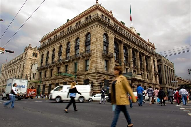Anticipan alza de 75 puntos base a tasa de Banxico