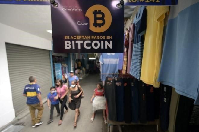 Niega El Salvador pérdidas por desplome de bitcoin