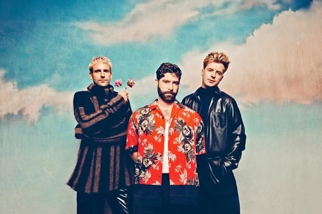 Exhibe Foals su lado extrovertido en nuevo disco
