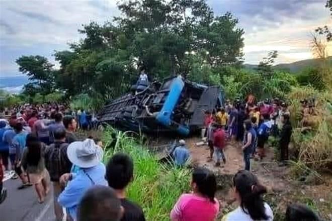 Mueren 9 peregrinos tabasqueños en volcadura en Chiapas