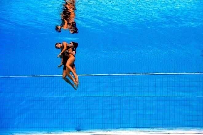 Socorristas tardaron, dice entrenadora que salvó a nadadora￼