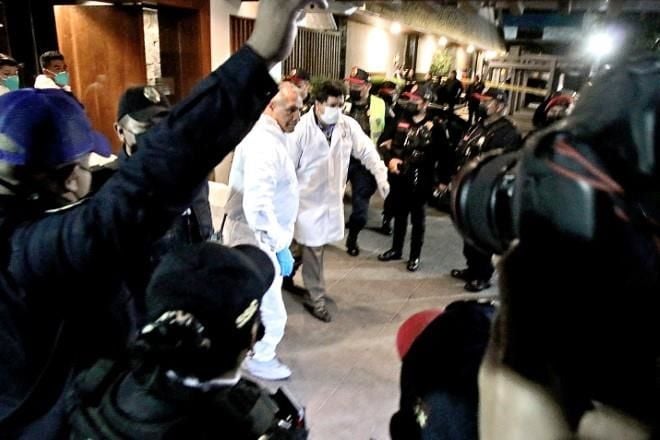 ‘Lo primero que hacía era poner su pistola en la mesa’