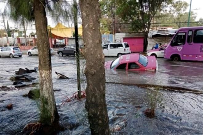 Se desperdician en Iztapalapa miles de lts. de agua por fuga