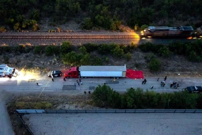 Acusan a dos mexicanos por muerte de 51 migrantes en Texas