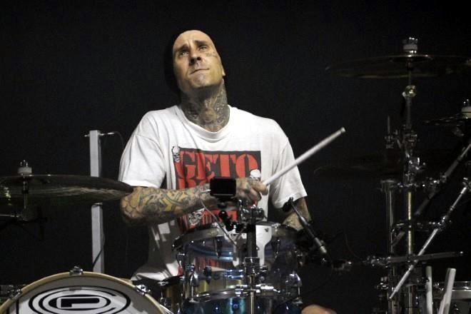 Pancreatitis es lo que tiene hospitalizado a Travis Barker
