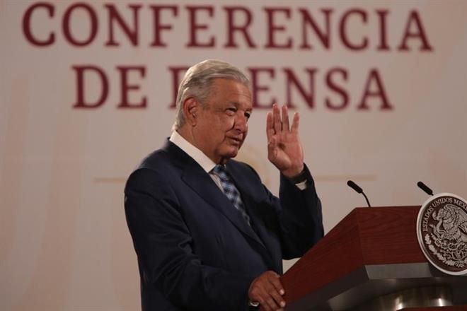 Dice AMLO de crisis en AICM: exageran; aerolíneas no ayudan